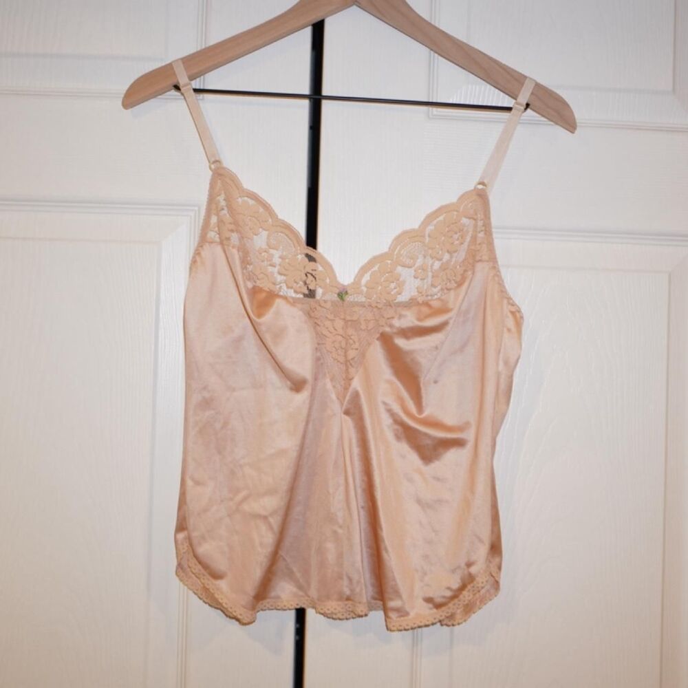 Maidenform Women's Pink and Tan Vest